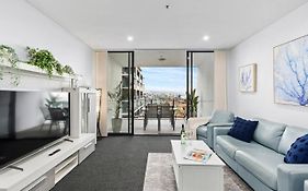 City Beach Escape - Wollongong Waterside Serenity